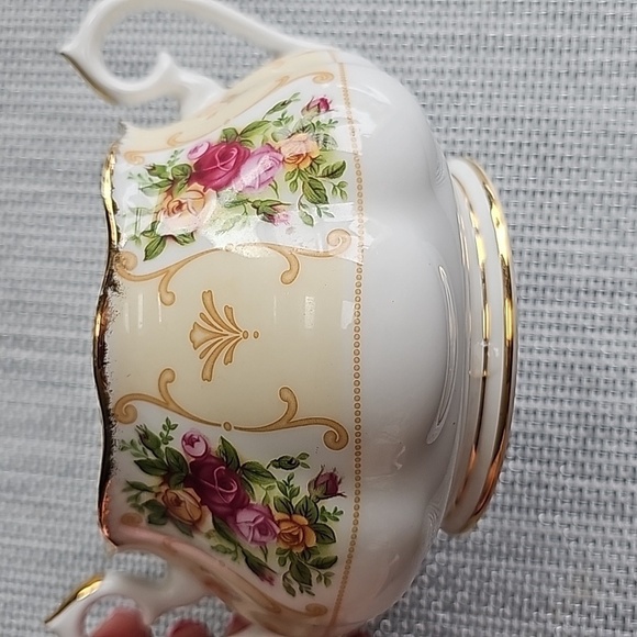 Royal Albert Old Country Roses Tea Sugar Caddy - Missing Lid - Picture 7 of 7
